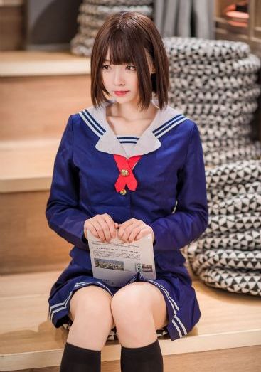 穿黑衣的女孩